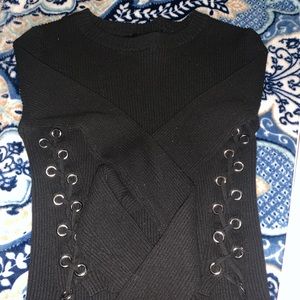 Long cropped black tee